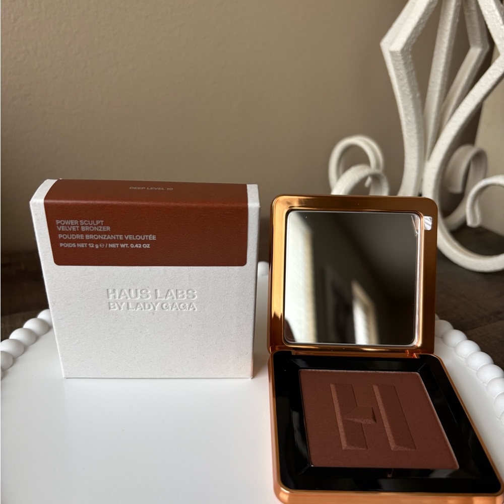 Haus Labs Power Sculpt Velvet Bronzer in Deep Level 10